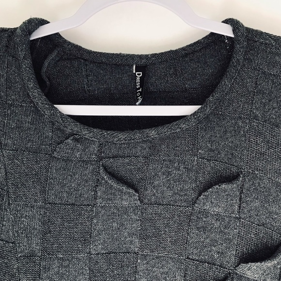 DRESS TO KILL JANE MOHR Charcoal Gray Asymmetrical Textured Sweater - Picture 2 of 10